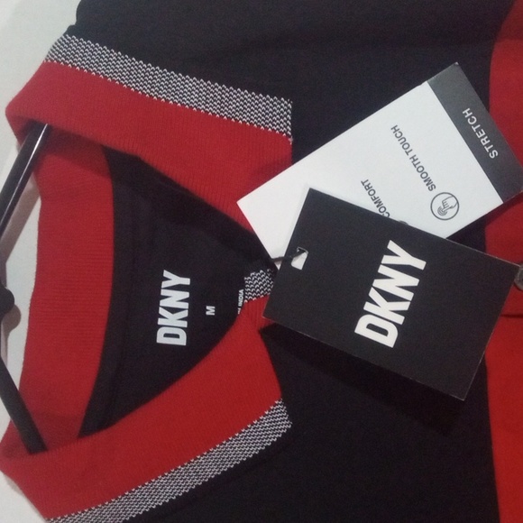 DKNY t-shirt short sleeve medium sized with a collar and three buttons - Picture 2 of 6